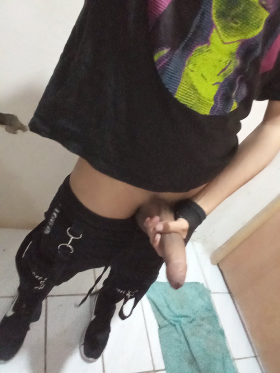 FemboyMonster's tweet photo. Crees poder tener la garganta tan profunda para mi verga 🤤🤤🍆😈♥️ https://t.co/5pj6oZgk5L