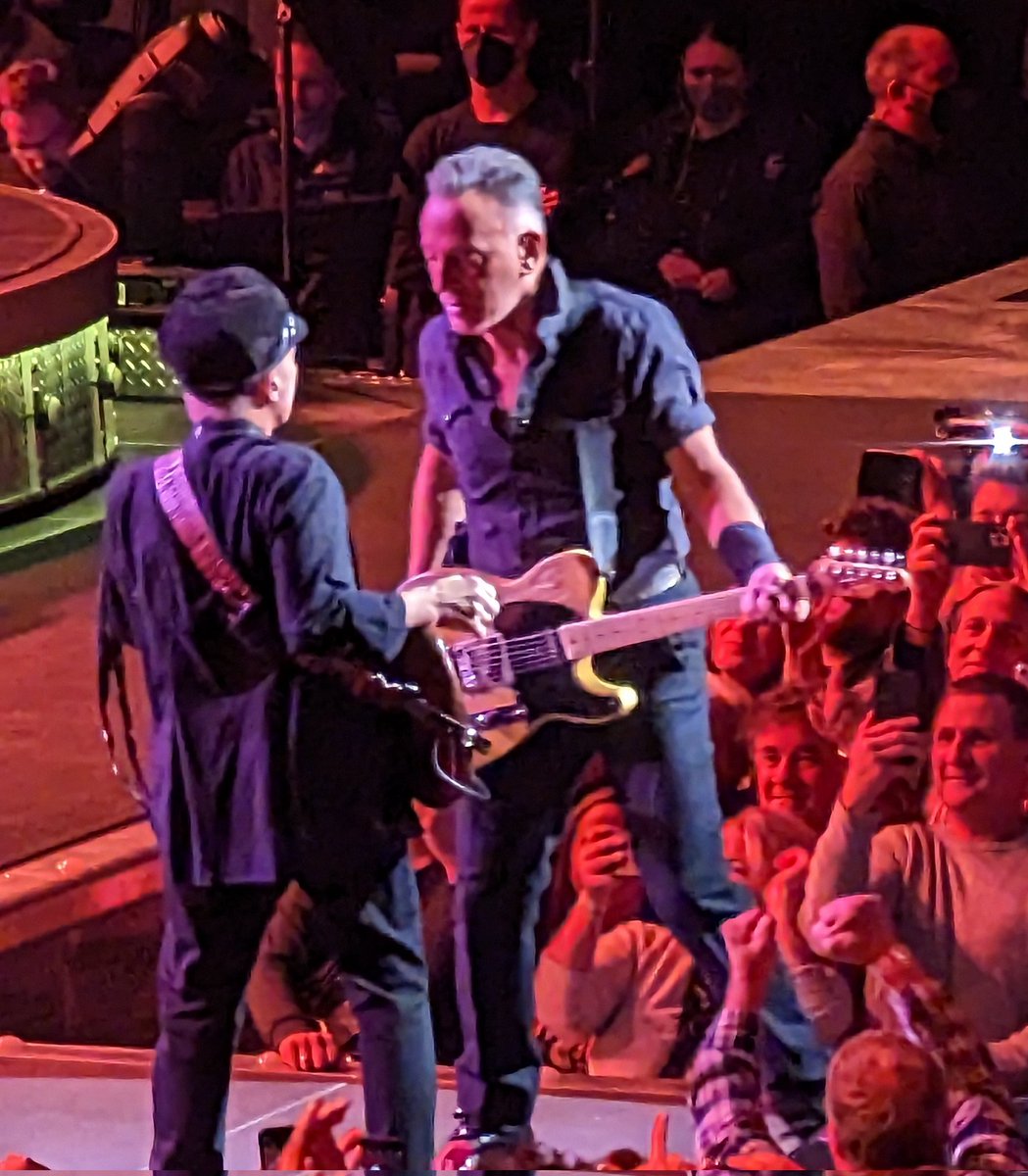 Poppa_Sam's tweet image. The @springsteen tour hits Atlanta. 

@nilslofgren and Bruce.

#estreetband
#BruceSpringsteen 
#springnuts