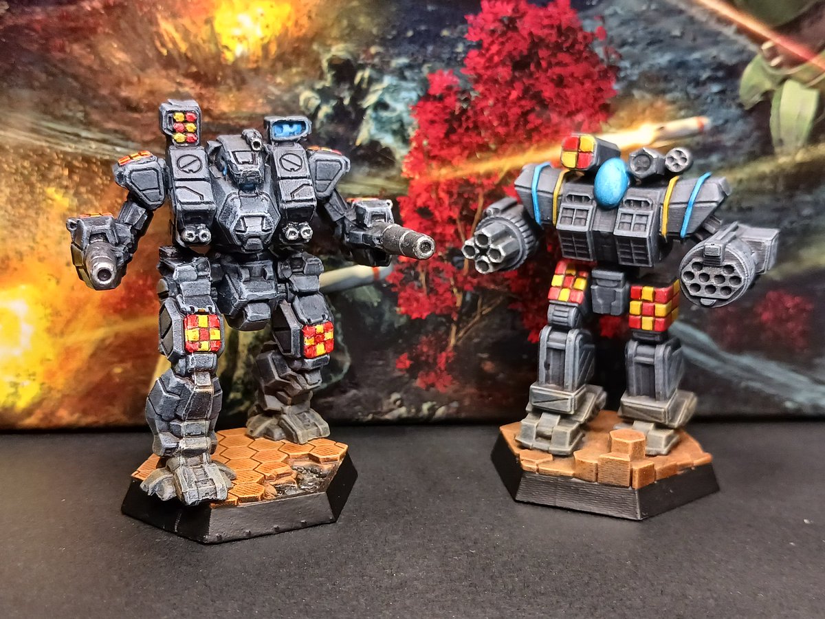 Painted these Clan Smoke Jaguar Omega Galaxy mechs 100% with #armypainter speedpaints.

Yes, even the free hand...

#battletech #warpaint