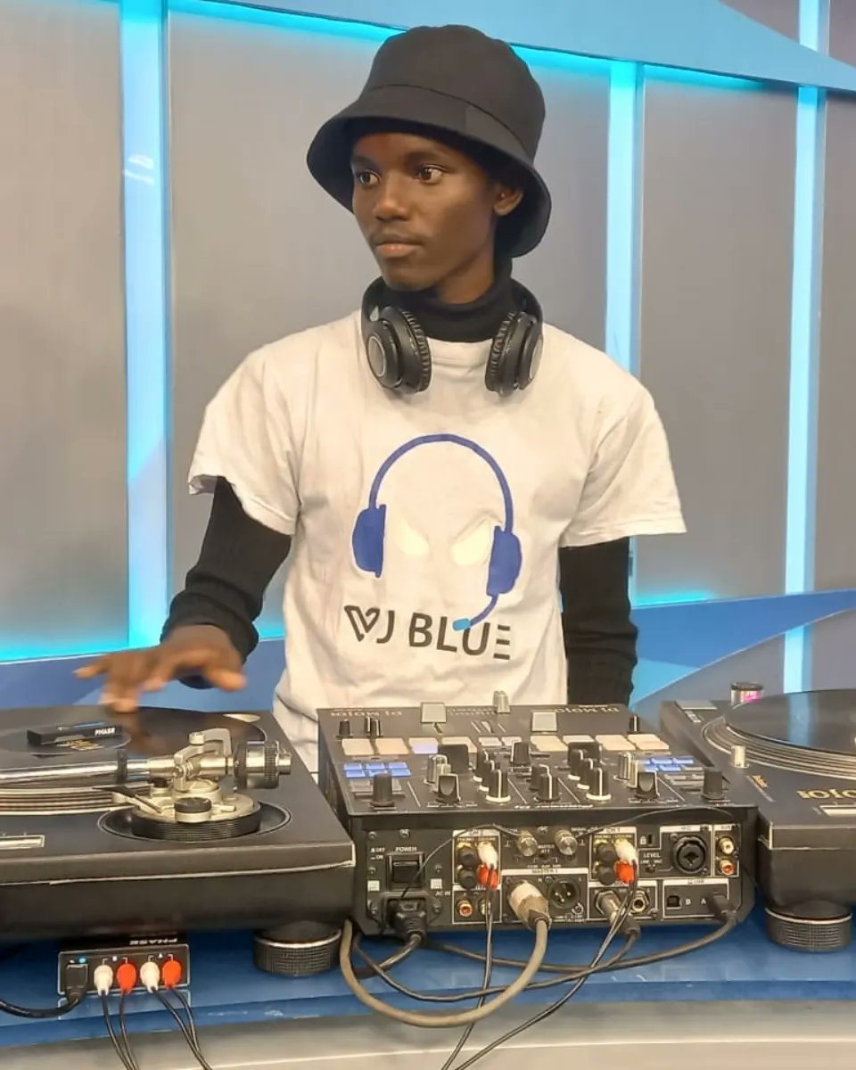 Life is but a movie,,
#theTrend <a href="/theTrendLive/">TheTrend</a> #vjblue254