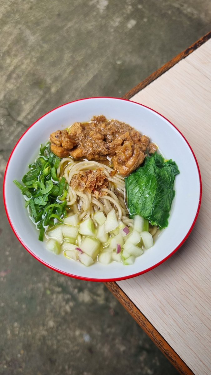 JendralNurul's tweet photo. Cobain Mie Ayam Mendunia berlokasi diKlaten.

Alamat Gmaps :
MIE AYAM MENDUNIA
0813-2673-1292
https://t.co/u8FIPpyHv9

Banyak Variasi rasa kuahnya sampai bingungggg @InfoMieAyamYK https://t.co/S7i3E5vfuc