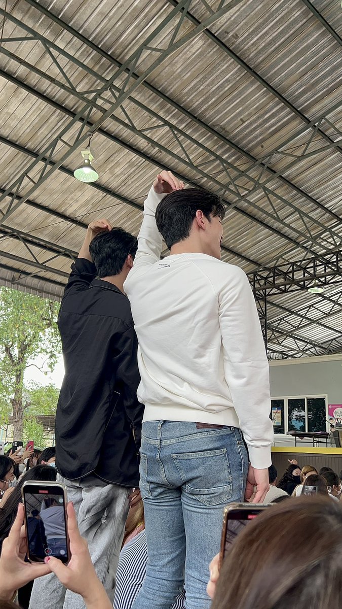 อะไรกันครับเนี่ยยยยยยย 😳😳😳😳 #เตนิว #Happy30thNewwieeBDCharity