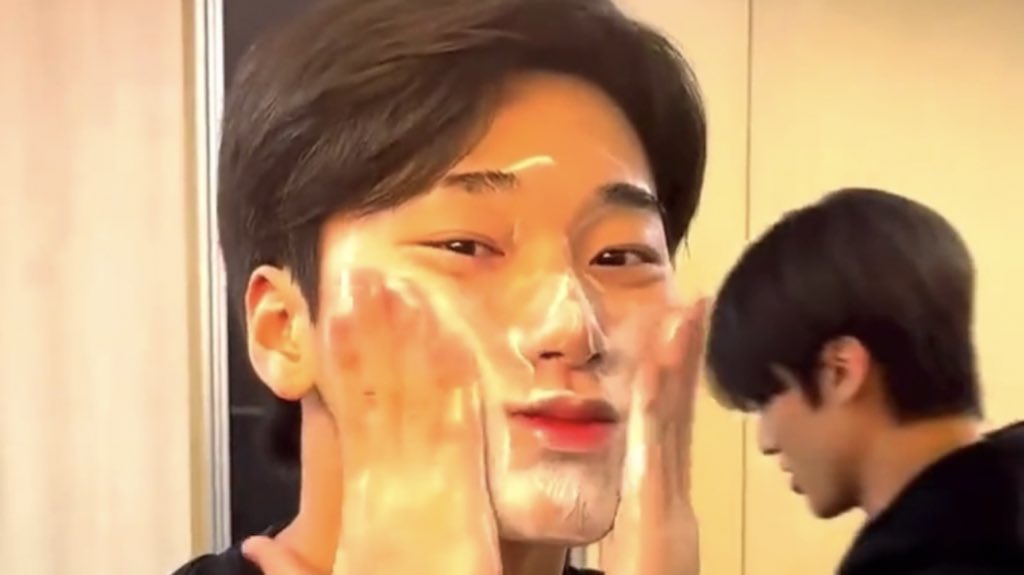 sankaissed's tweet photo. choi san is the cutest person ever and you can't tell me otherwise 🫧 https://t.co/9EEhV2HxxM