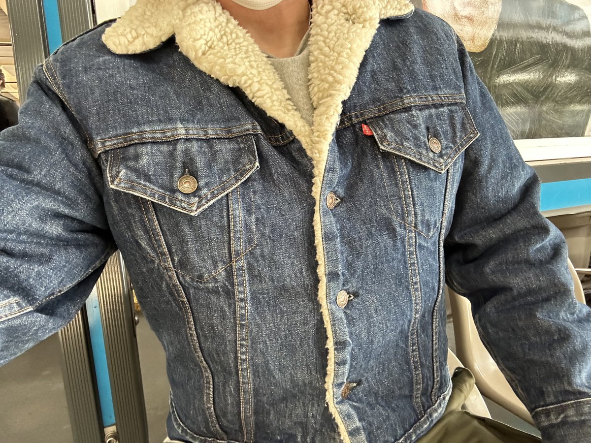 jeans_jp's tweet photo. 細か過ぎて伝わらないレアポイント。スナップボタンじゃない70605 #リーバイス https://t.co/NROBnq9Csp