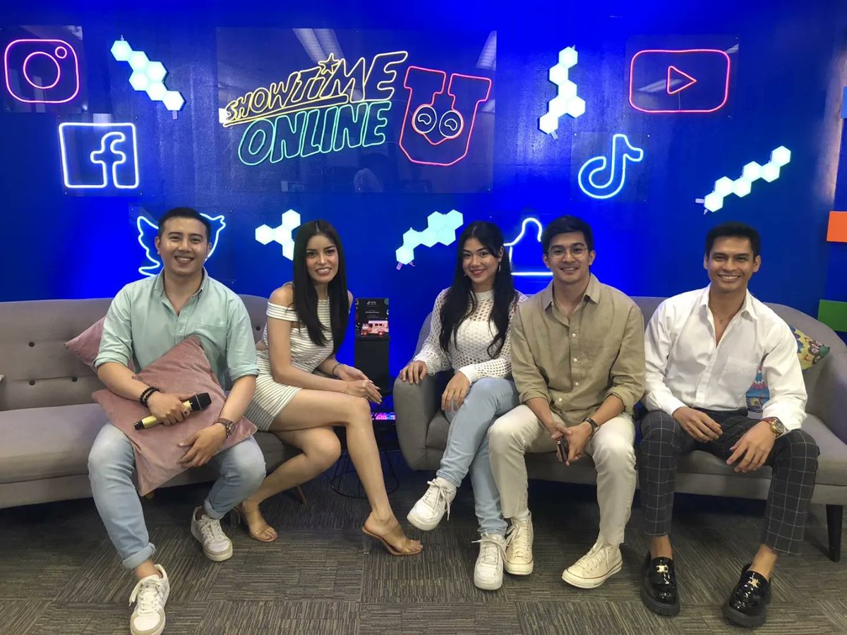 starhuntabscbn's tweet photo. LOOK: Zach Guerrero &amp; Seham Daghlas on Showtime Online Ü promoting their new shows, Pie Shorts Presents: Eat Pay Love &amp; The Chosen One Barkadahan!

Pie Shorts Presents: Eat Pay Love starts tomorrow, 6 PM.

The Chosen One Barkadahan premieres tonight, 7:30 PM only on PIE Channel! https://t.co/APtFmxaB3x