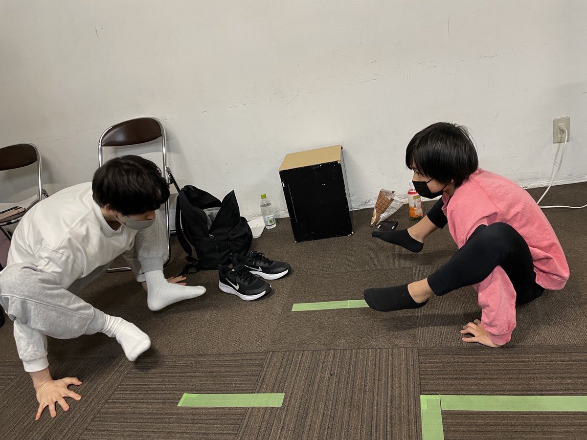 yoshimotostage's tweet image. #5BRAIN🧠 
#とろサーモン 村田班⭕️

稽古中、和気藹々✨
とろくん、とわくん、小川ちゃん、
たつろうくんの愛称で呼び合ってます🌟

観終わったあと
ぐっと背中を押された気持ちになります😌

皆様是非 #下北沢 #楽園 で💨

🟢チケットぴあ🟡
t.pia.jp/pia/ticketInfo…