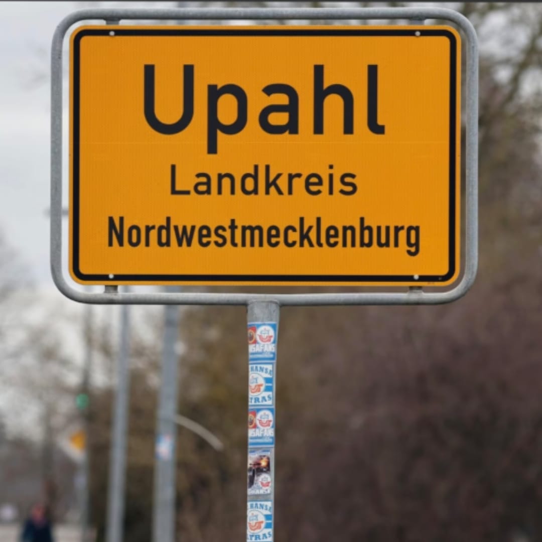 Staatsfaint's tweet image. Gefühlt ist mittlerweile halb Deutschland #Upahl .
#FaeserRuecktritt 
#Migrationsproblem