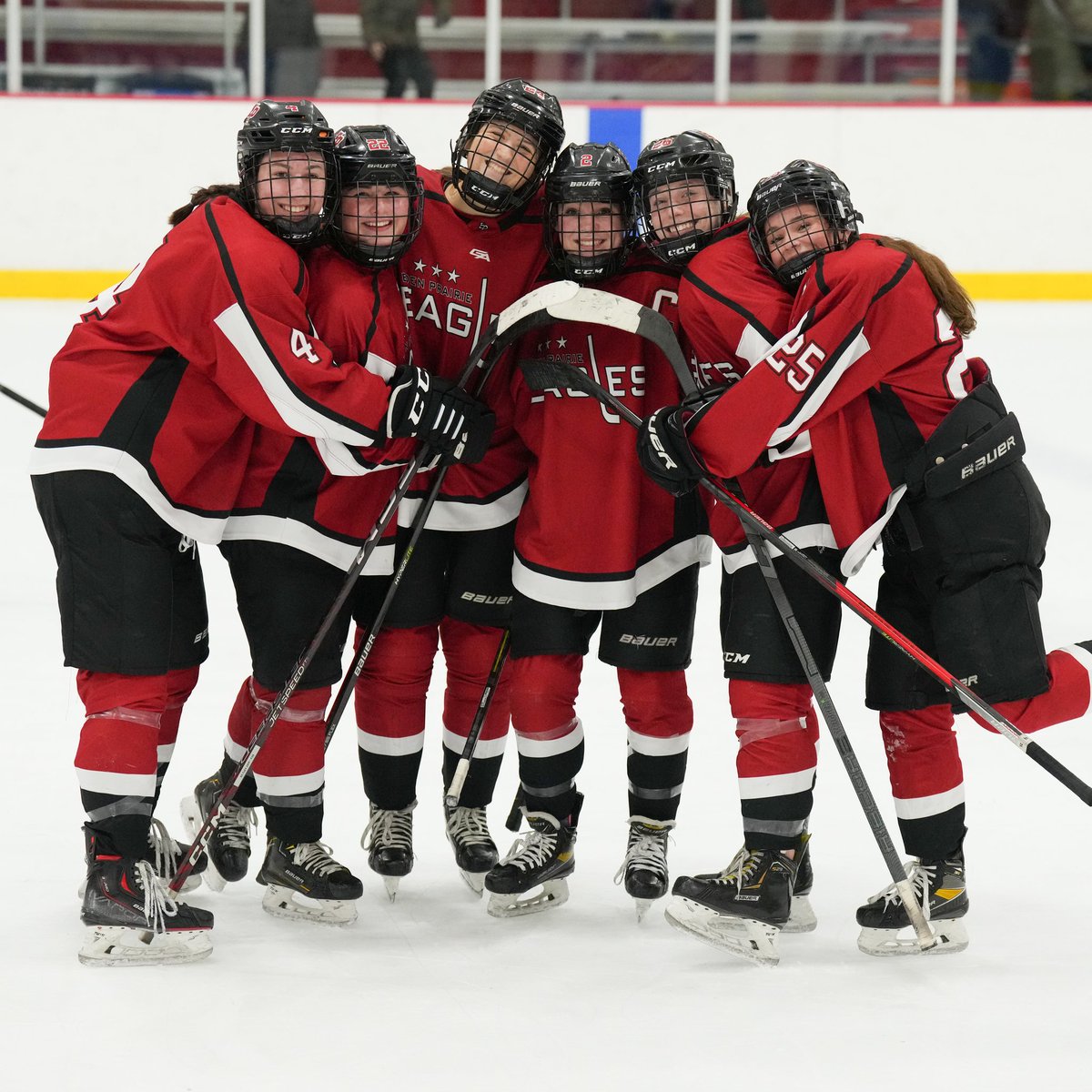 rickolson77's tweet photo. Eden Prairie beat Holy Angels 2-1 in OT. Eagles #22 Paige Holt unleashed a shot from the slot and #25 Jordan Hirsch swooped in to pick up the rebound &amp; scored the GWG with 4:17 remaining in overtime. Seniors scored both of the goals for a storybook ending to EP’s Senior Night. https://t.co/4vehnfzc7m