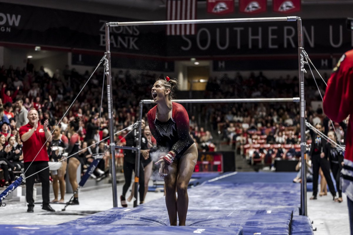 SUUGym's tweet photo. That. Was. FUN. 🤩

Thank you #TBirdNation for coming out and being LOUD to help us get the W 🫶⚡️

#OneFamilyOneFight x #TBirdNation x #RaiseTheHammer https://t.co/zxM0F9931m