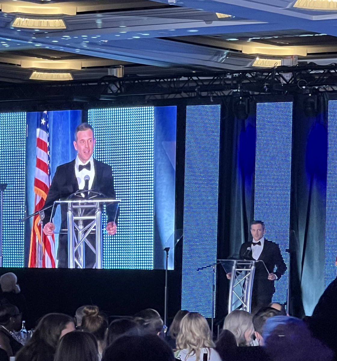 Metro_Chamber's tweet photo. Our program is now wrapping up! Thank you to all of our attendees, event sponsors, speakers &amp; award recipients for joining us for another amazing Annual Dinner &amp; Business Awards. Let’s give a special thanks to @EricFox40 of @fox40 for MCing this evening. 🎤 #untilnextyear https://t.co/4QsxS9QUoh