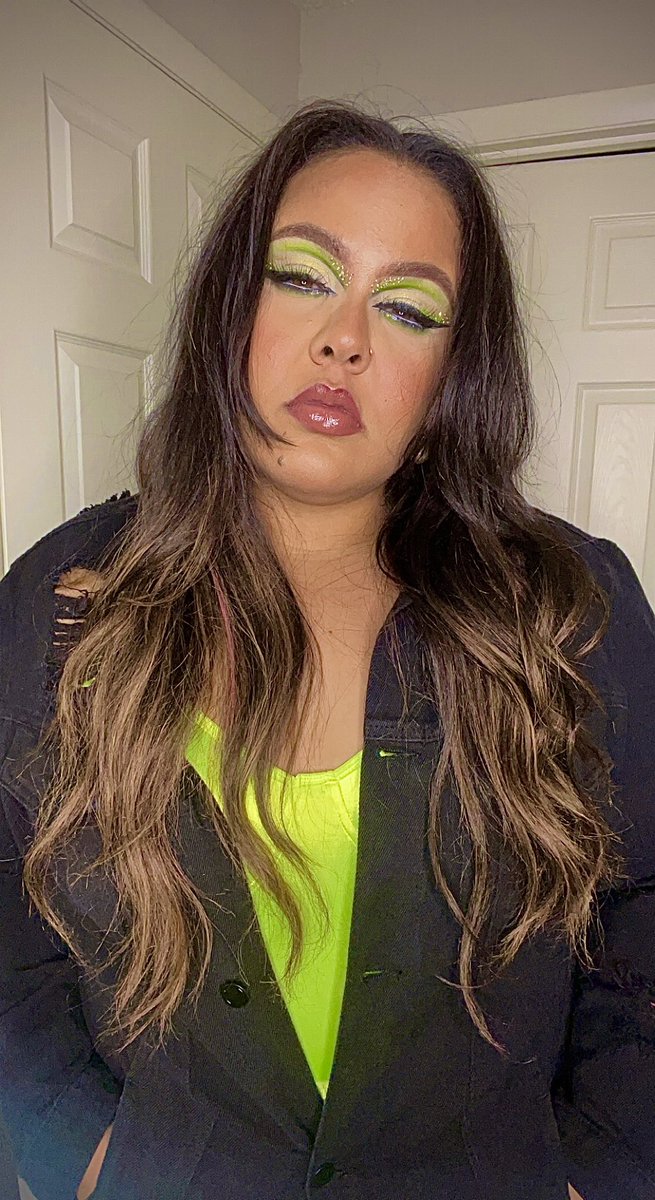 💚🍀🐸🐢🥝🍏                                          #green #makeupaddict #makeuplover #makeupartist #makeup #plussize #plussizeblogger #YouTuber #NewPost #influencer #MixedRace #confidence #Loveyourself