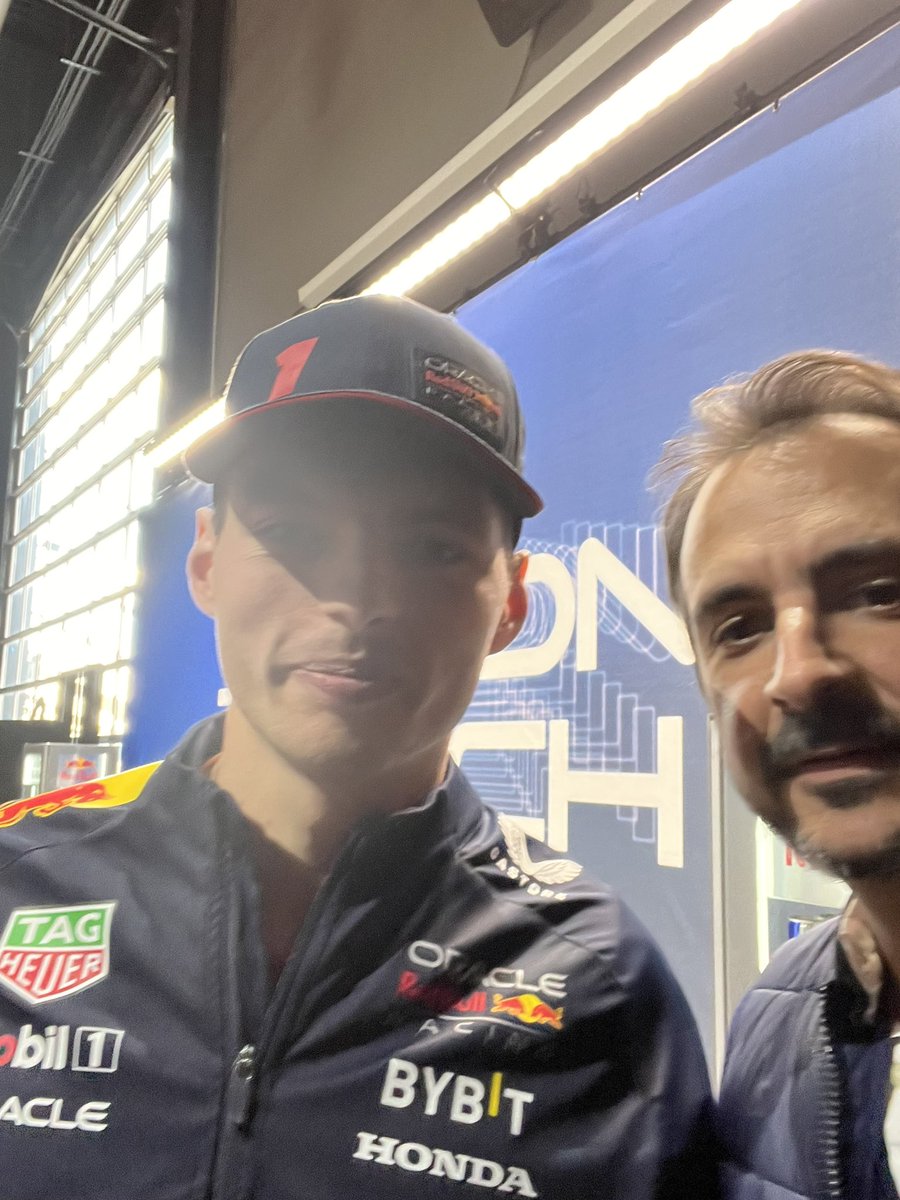 rafacores's tweet photo. Un día en las carreras… o casi. #RedBullLaunch #RedBullFord #MaxVerstappen #redbullracing #ChecoPérez https://t.co/wYwckbtw5a