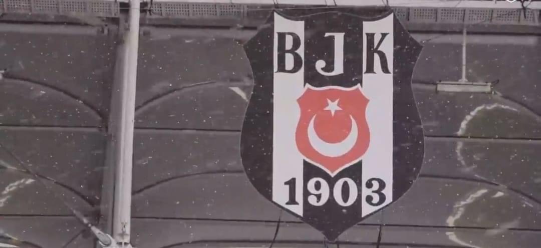 Taş Gibi Dimdik!
Günaydın 🦅
#BeşiktaşınMaçıVar   #BeşiktaşTümTaşlardanAğırdır