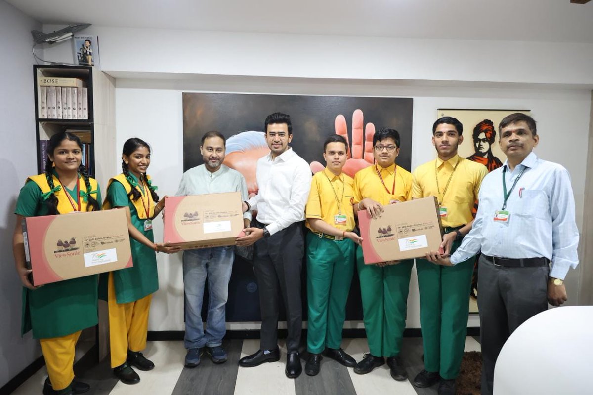 Tejasvi_Surya's tweet photo. Distributed 50 @ViewSonic desktop monitors &amp; CPUs to Vishnugupta Vishwa Vidyapeetham today.

These PCs will unleash possibilities for students, deepen digital transformation and strengthen PM Sri @narendramodi Ji's vision of digital based knowledge economy in #AmritKaal.

1/2 https://t.co/ZWsO9yKlbe