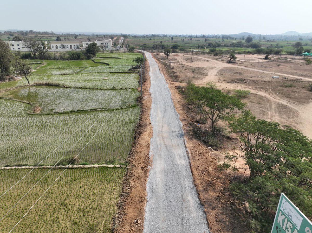 BhoothpurM's tweet photo. BT Road work started at ward no 2 In bhoothpur Municipally under TUFIDC Grant  @cdmatelangana 
@KTRBRS 
@arvindkumar_ias https://t.co/AZ1GhqYsFr