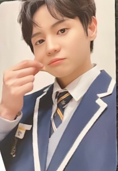 yysmollight's tweet photo. aaaa i forget about #lightselcaday 💛 https://t.co/LDeu75bfJm