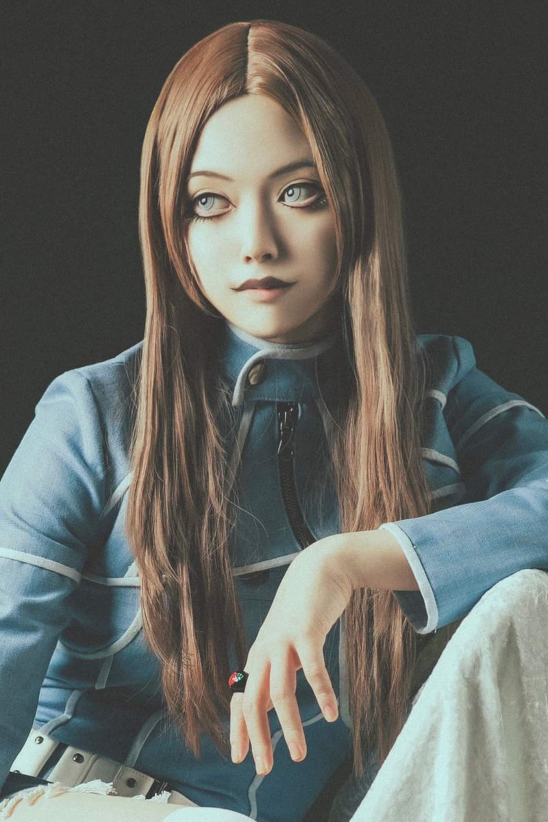 SkyeVisper's tweet photo. "Only the strong survive" -Denim Debbie https://t.co/O9sw0b8DJu