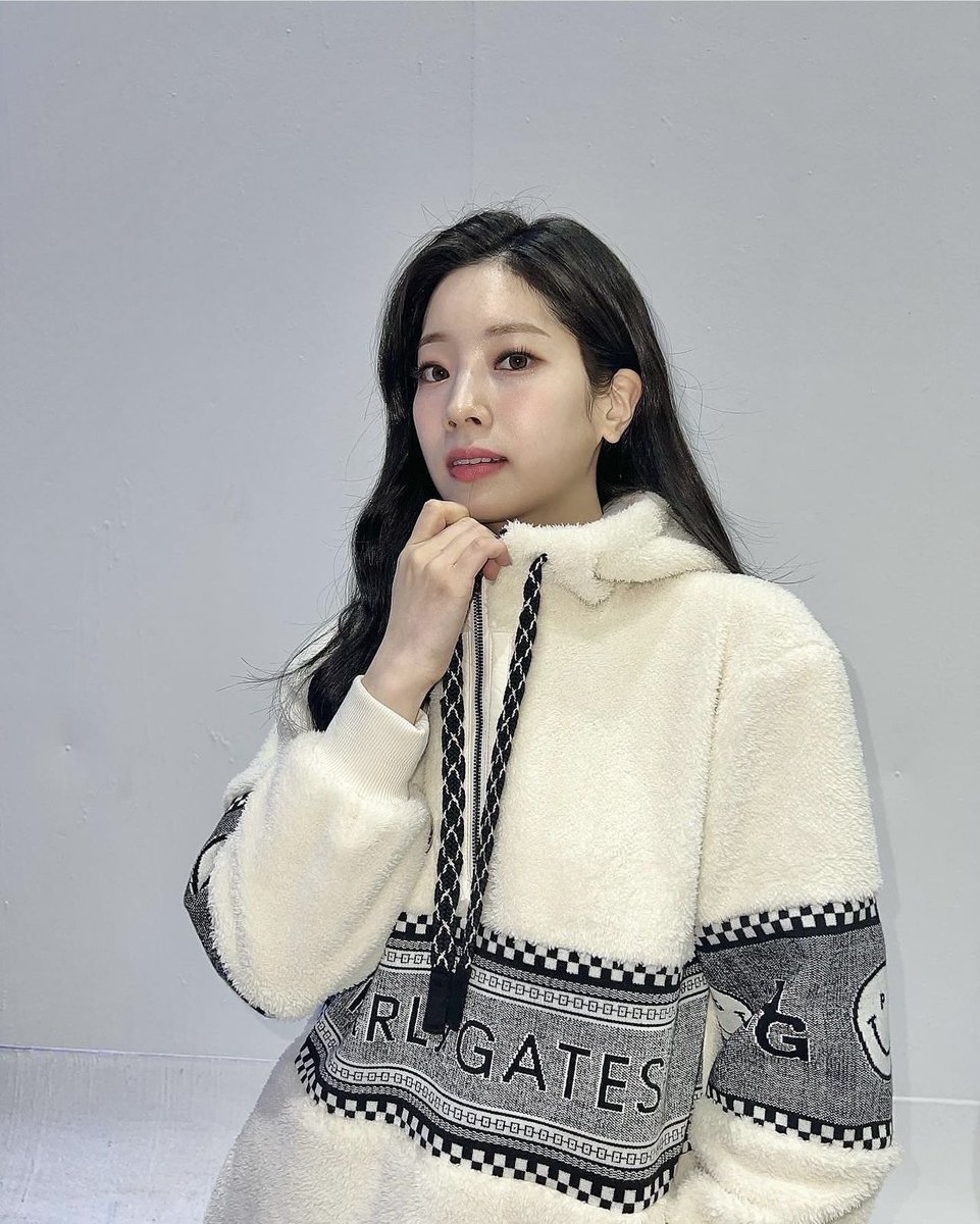 twiceDaHyun19's tweet photo. #dahyun https://t.co/HROp3eMMMI