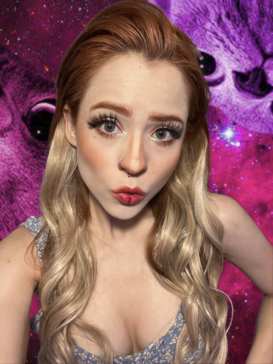 Lil Red Girl tweet media