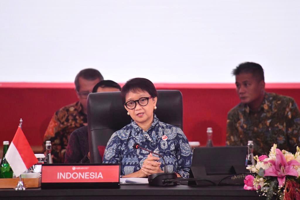 Menlu_RI's tweet photo. Delighted that all meetings in the last two days have been constructive, substantive, and productive 💪🏻 Indonesia looks forward to working closely with all stakeholders throughout the year!

#ASEANIndonesia2023 https://t.co/socQsihoHX