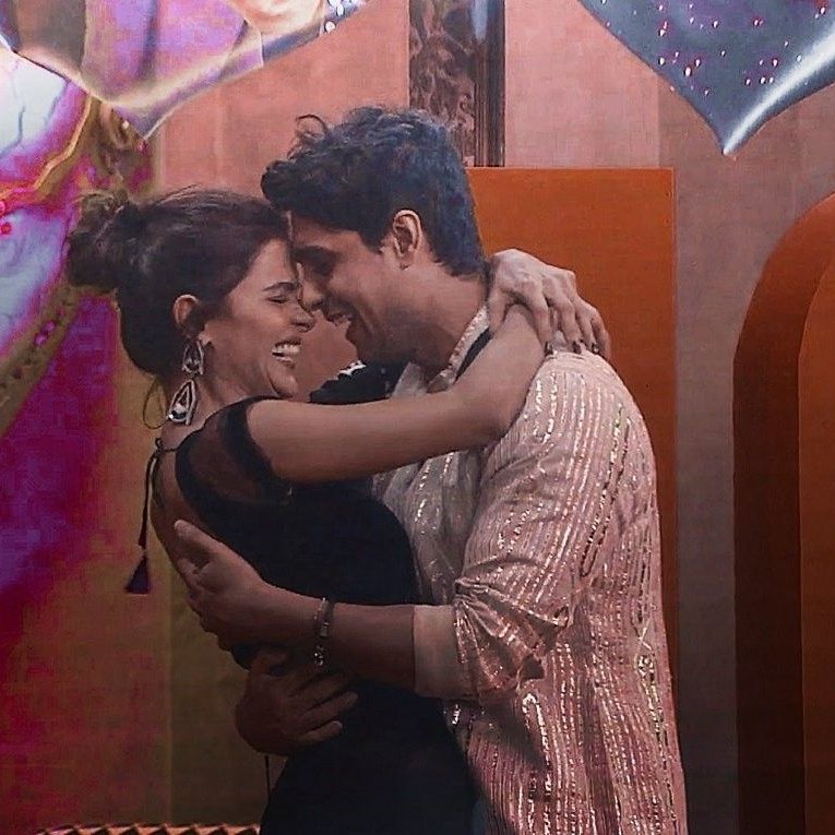 PriyAnkitFC's tweet photo. Retweet This Tweet If you are Excited For their ReUnion<3

ARISING WINNER PRIYANKA https://t.co/2jDhjHFr4a