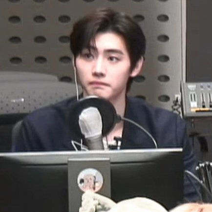 xgogglesx1's tweet photo. @Koreaboo literally Sunghoon😭😭😭 he’s just such a vibe and i find dad jokes kinda funny😞🕺🏼 https://t.co/FKf0XLhuWA