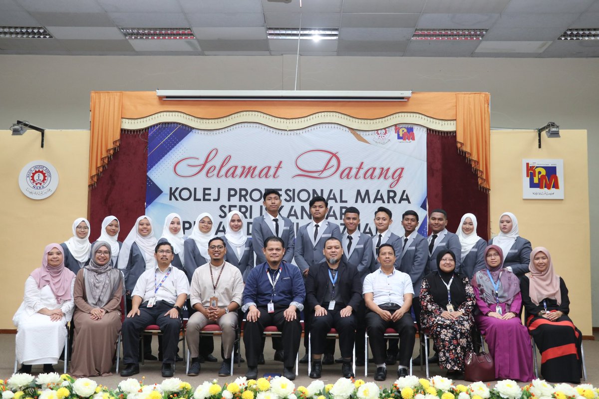 MPPKPMSI's tweet photo. Kami, MPP 22/23, ingin menzahirkan rasa syukur dan jutaan terima kasih, kerana anda telah memberi kepercayaan penuh kepada kami dalam memimpin KPM
Seri Iskandar selama satu tahun 🫡

Mohon ampun dan maaf atas sebarang kesulitan yang dialami anda sepanjang tempoh kepimpinan kami. https://t.co/lLSGwHX3O0