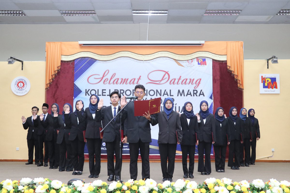 MPPKPMSI's tweet photo. WATIKAH PELANTIKAN
MAJLIS PERWAKILAN PELAJAR
SESI 2023/2024 KOLEJ PROFESIONAL MARA SERI ISKANDAR

📸 : @imckpmsi 

#mppkpmsi https://t.co/e4006Mugwl