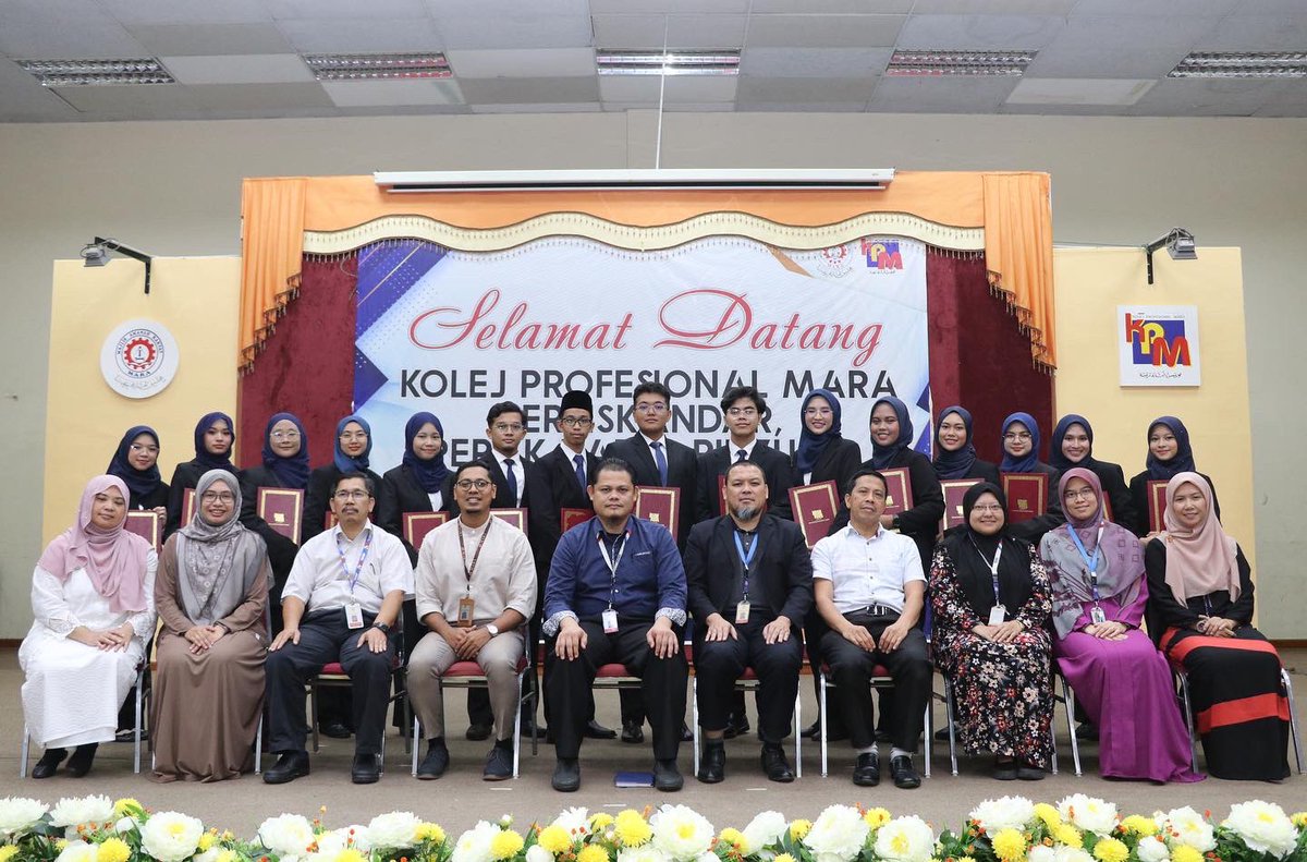 MPPKPMSI's tweet photo. WATIKAH PELANTIKAN
MAJLIS PERWAKILAN PELAJAR
SESI 2023/2024 KOLEJ PROFESIONAL MARA SERI ISKANDAR

📸 : @imckpmsi 

#mppkpmsi https://t.co/e4006Mugwl