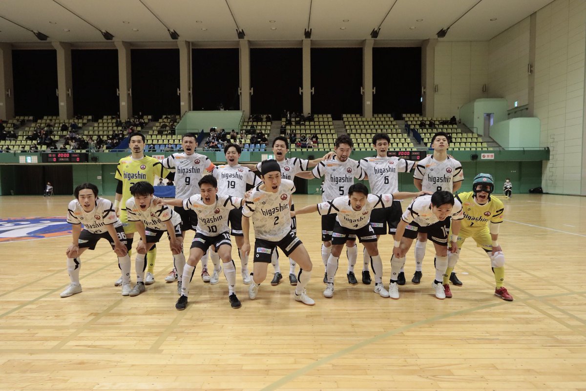 ryuta5's tweet photo. 今シーズンのラストホームゲーム。
プレーオフは無くなってしまったけど、仲間の引退、退団など、色んな想いが詰まった試合になる。
良い雰囲気で楽しんで勝ちたいね。
vsボルクバレット北九州
18:45kick off
墨田区総合体育館
#フウガドールすみだ #Fリーグ #フットサル #hummel #ReaLine #ZAMST https://t.co/Q4ge5ZKNiO