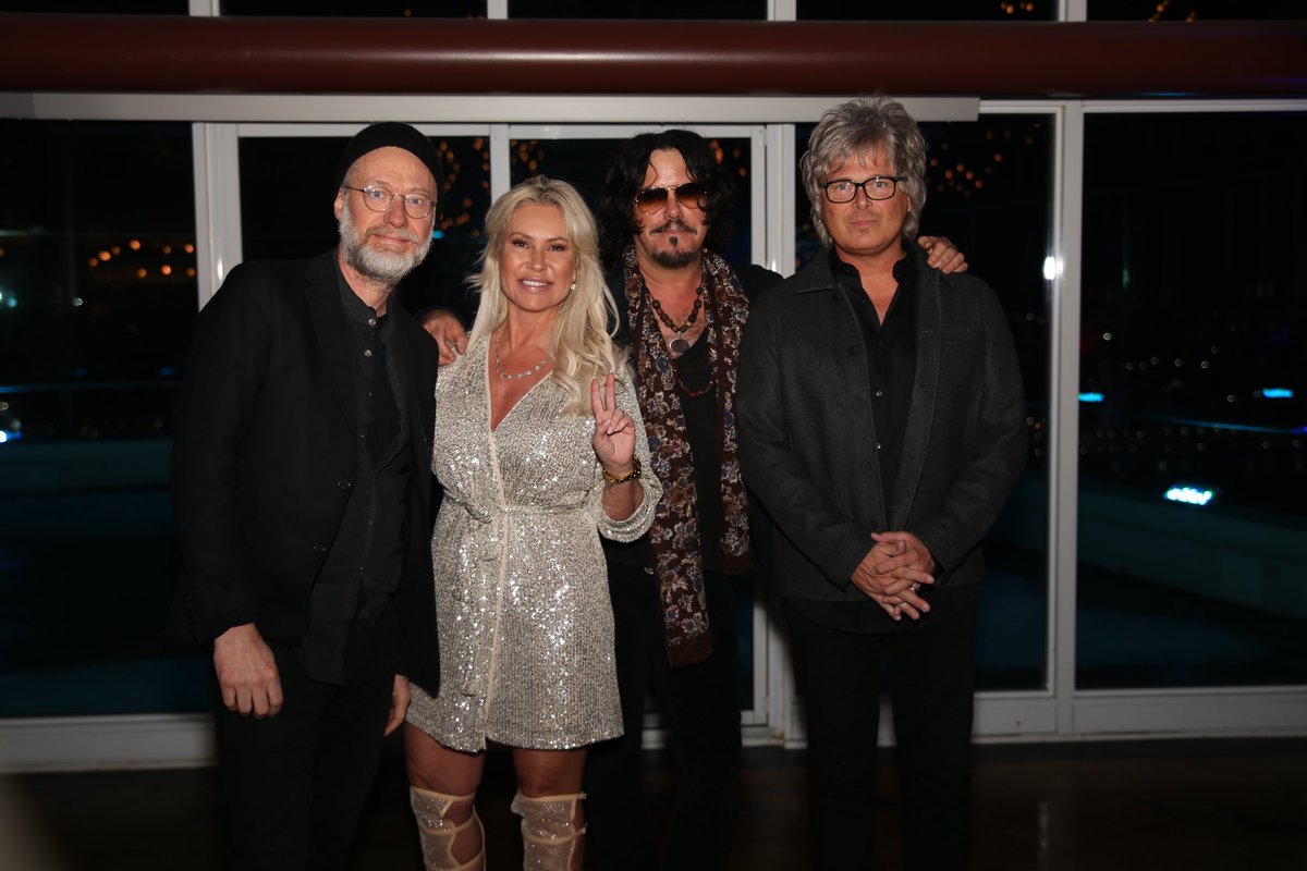JacquiChilds's tweet photo. Tonight was epic !!!@theteapartyband put on an incredible show with the International symphony Orchestra in their hometown of Windsor On.
Looking forward to tomorrow nights sold out show in Sarnia🙌
#Liuna #Yunity #TransitionToBetterness
#philanthropy #rocknroll https://t.co/lT3yV2INIS