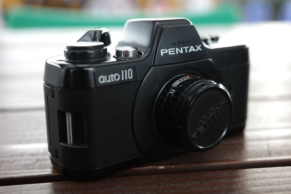 kerotto_3's tweet image. hiro.cafeさんからフィルムカメラをもらっちゃいました
ASAHI PENTAX auto110です
シャッターは切れるな
これに使える使えるフィルム売ってるのかなぁ
#PENTAX #ASAHIPENTAX #auto110