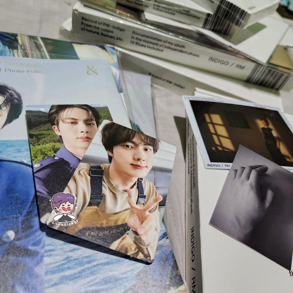 chaoticksj's tweet photo. namjin overload 💗 thank you @RouteSevenPH as always, my merch are always safe w u ✨️ cant wait for more 💜💜💜 #route7reviews https://t.co/JJYy5khstg