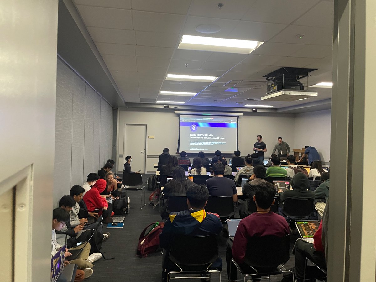 lizziepika's tweet photo. Standing room only for a @CockroachDB workshop w/ @itsaydrian and former @HackUCI organizers including former @SendGrid eng Jeremy!  #HackUCI https://t.co/q9NJr9ayON