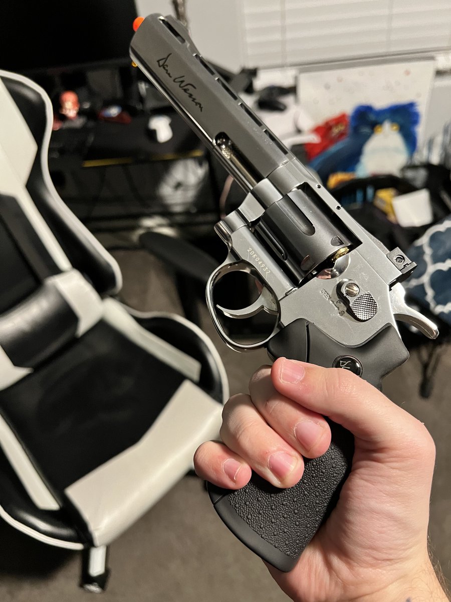 FizzAgain's tweet image. 👀 #DanWesson