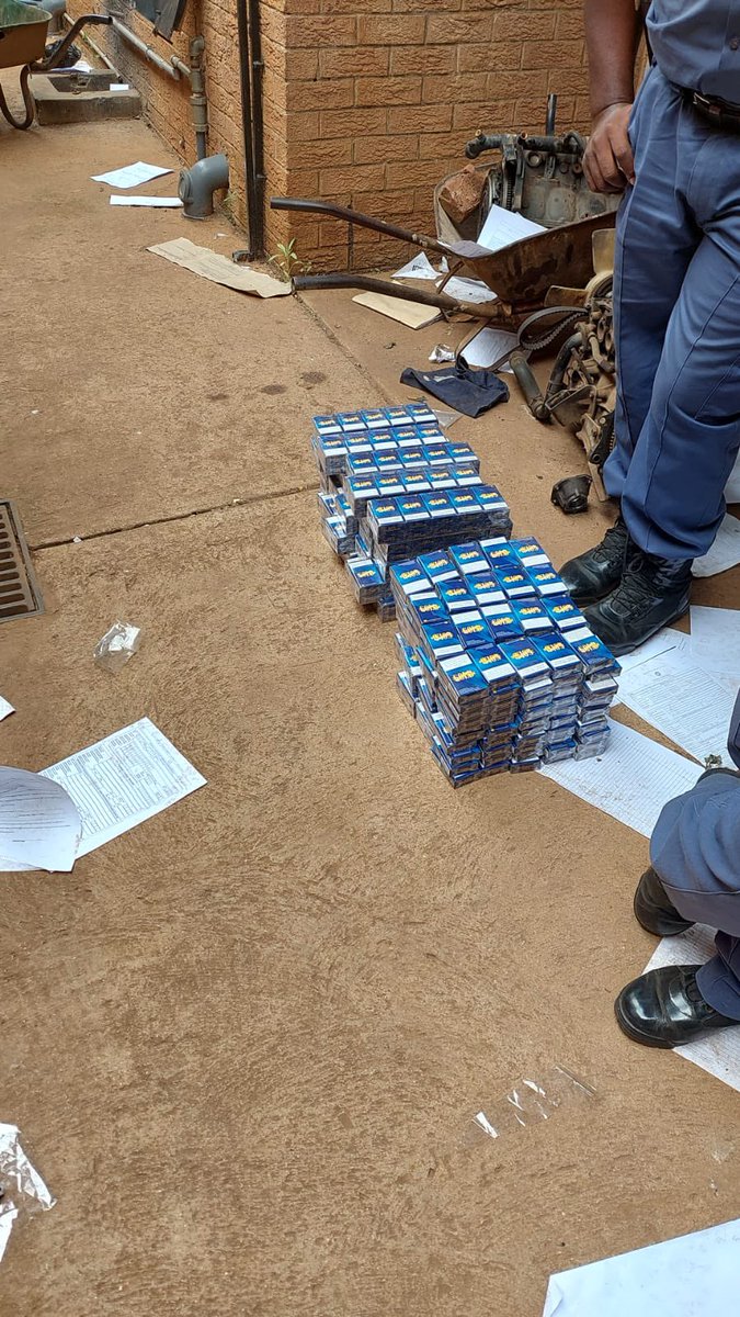 Abramjee's tweet photo. Millions of rands of GLTC Zim cigarettes were seized in various busts this week. Some arrests were made: but the kingpins &amp;
their operators (possibly assisted by corrupt officials) are still free &amp;
cashing-in. When will the smuggling stop? When will those involved be behind bars? https://t.co/q3edEYxVgM