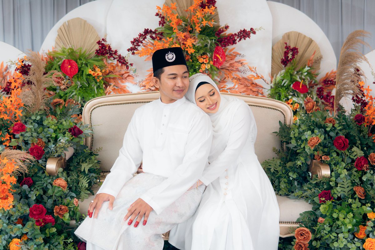 ziraruslan's tweet photo. Solemnization Azzira &amp; Azrilnaim. 💕💕💕💕
Alhamdullilah 🤵🏻👰🏻‍♀️
Jodoh yang datang disebalik pulut mangga. https://t.co/39yTXE5is5