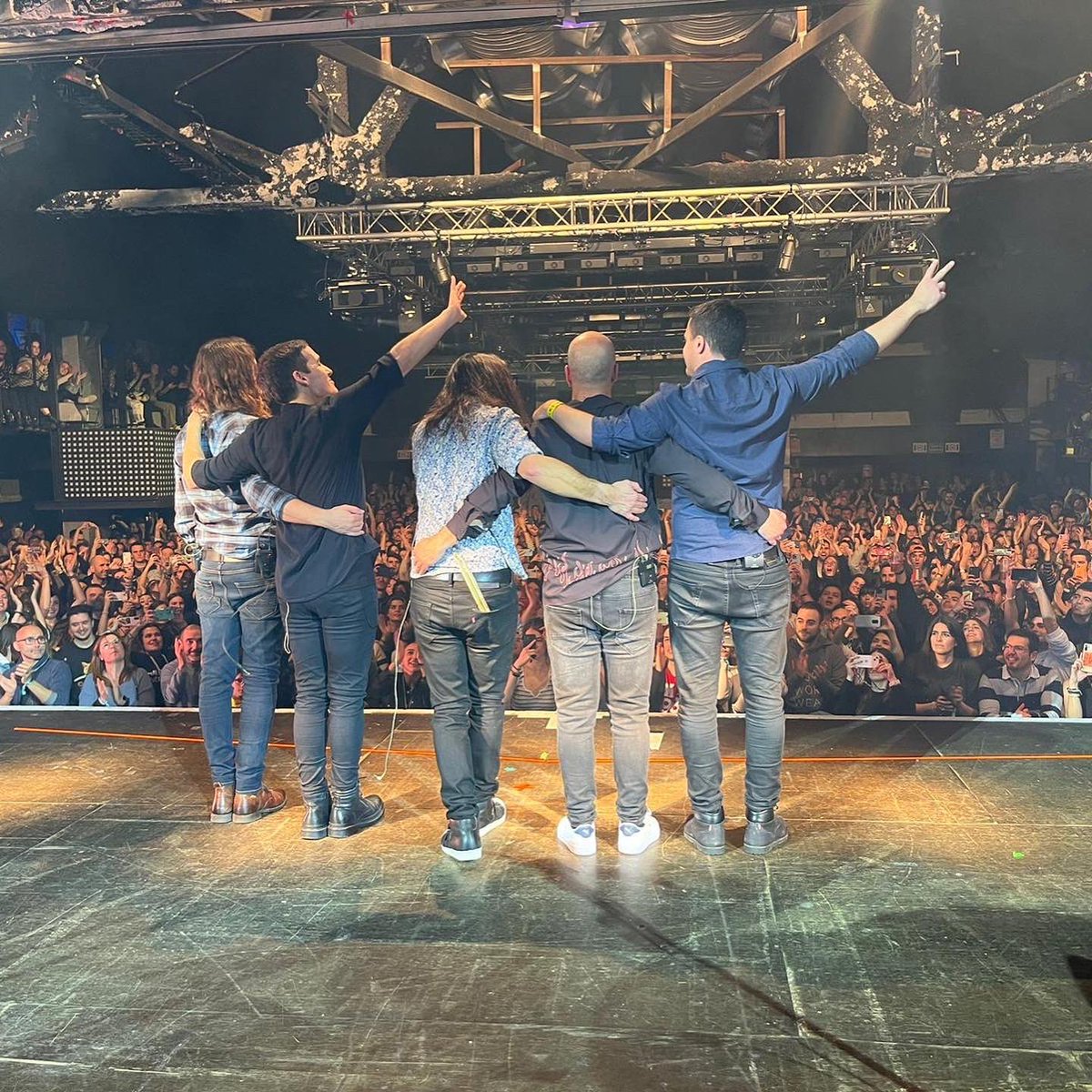 MalditaNerea's tweet photo. Lo de anoche en Barcelona solo tiene una palabra para describirlo y es BRUTAL 😍

Siguiente parada Valencia! 🐢 https://t.co/OEcEtoF7CC