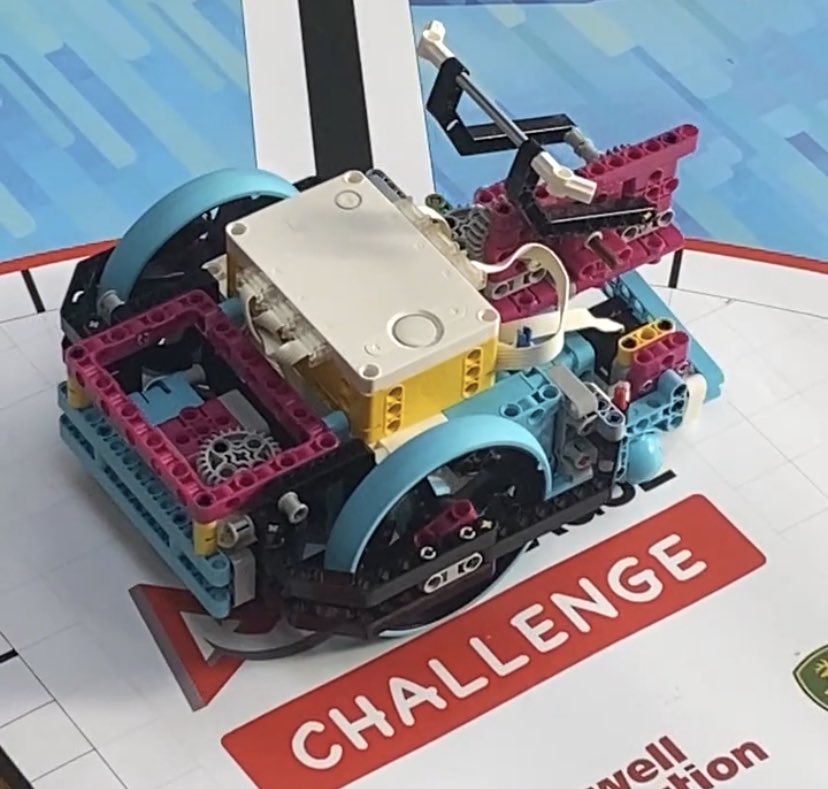 EMindsUkClub's tweet photo. @EMindsUkClub is hosting First LEGO League at University of Greenwich today! Please wish best of luck to all nine teams of @youngengineers competing! @FLLUK @STEMAmbassadors @universityofgrenwich https://t.co/yjj0Own10j