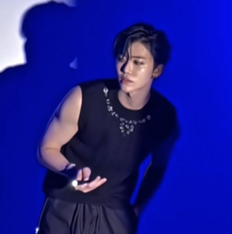 jaezeni's tweet image. jaemin is glowing, so beautiful oh my god