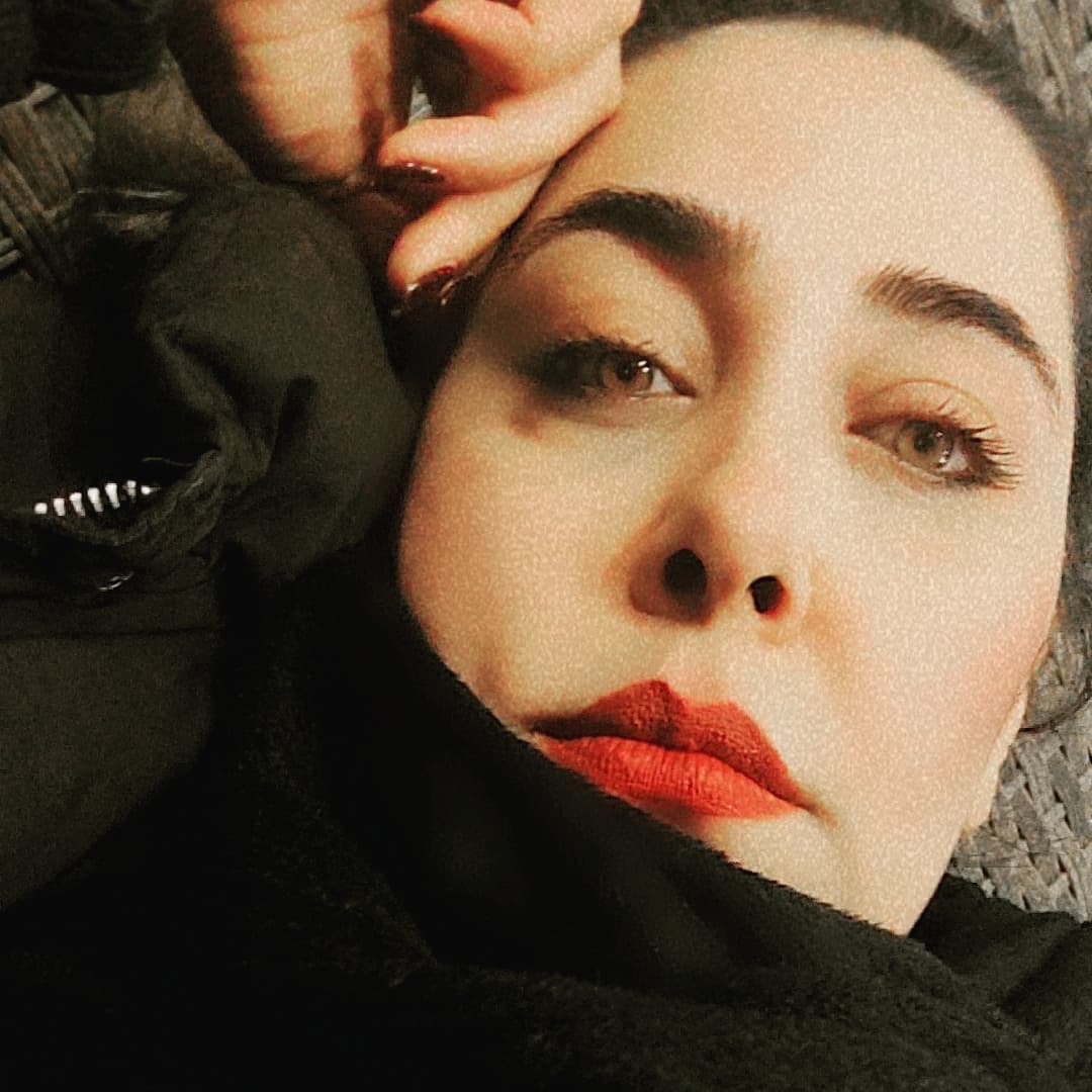 Good morning 😘 
I'm less active today. Wanna go out😌
Please visit my works on FND and KO
Love you all😘😘😘