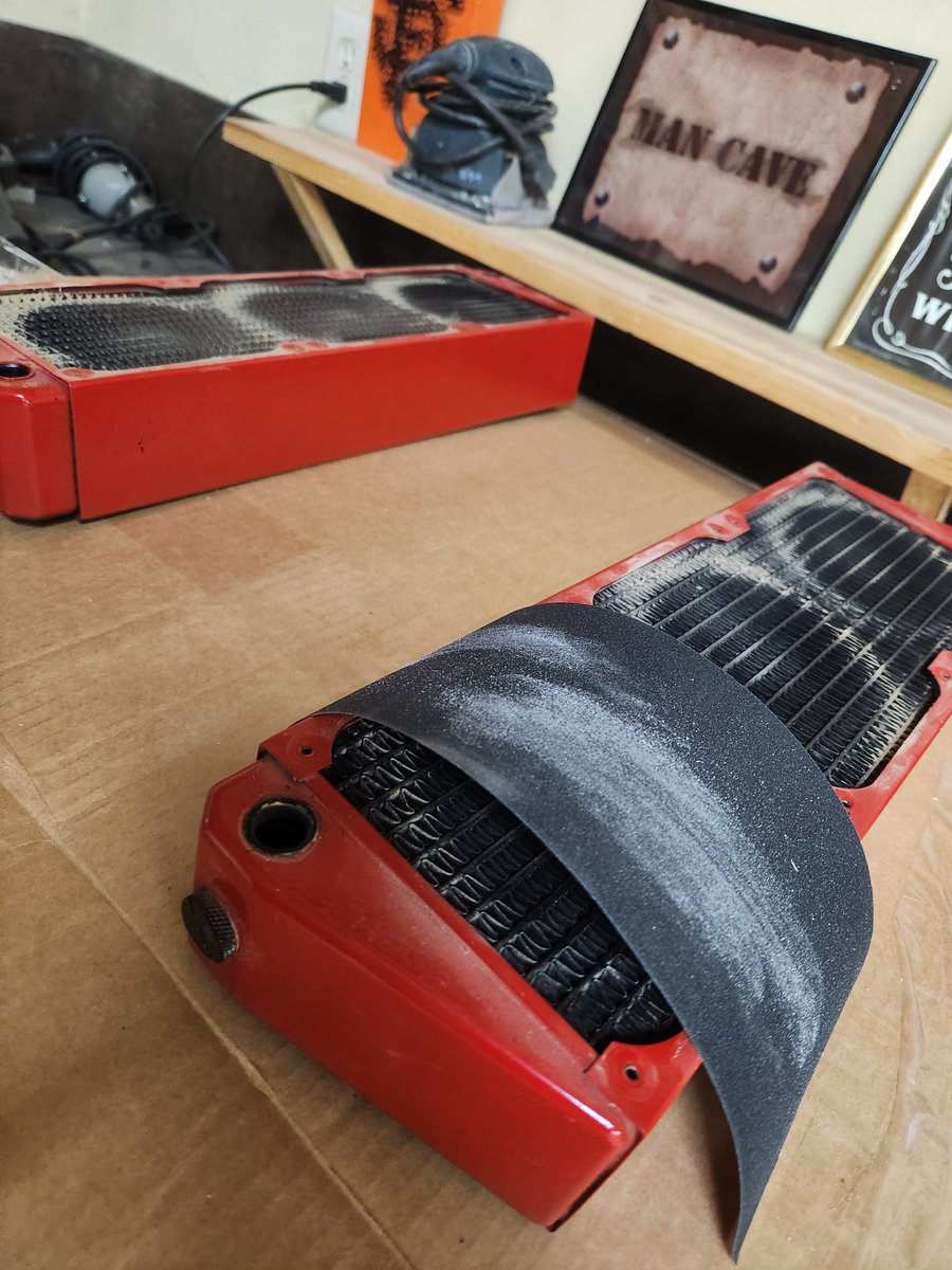 DDCustomMods's tweet photo. 😁 Time to scuff these up and get them painted

#PTSDWallPC 🛠

#pcmr #radiator #watercooling #alphacool https://t.co/qSh9Yptx6r