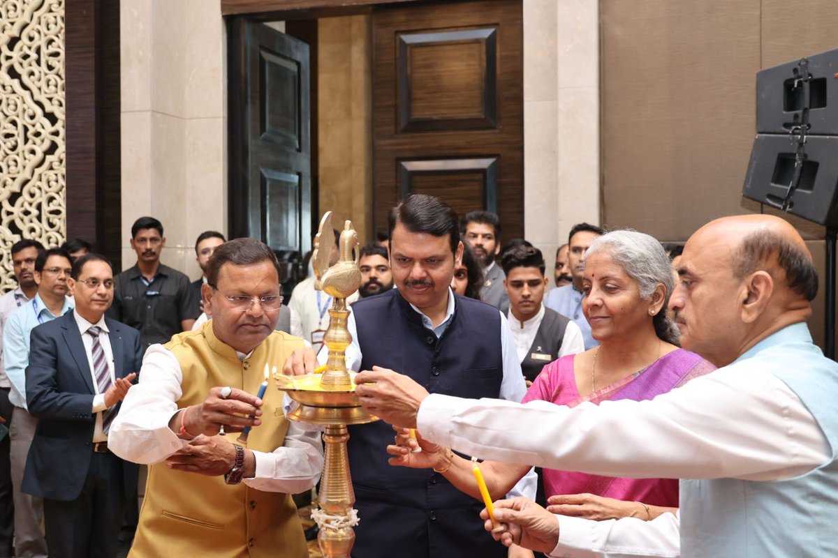 Devendra_Office's tweet photo. DCM #DevendraFadnavis attending Post Budget Interaction held by Union Finance Minister @nsitharaman ji in #Mumbai.
Union MoS @DrBhagwatKarad, industry leaders,experts from various fields are present.
Dignitaries inaugurated the session by lighting traditional lamp.
#Budget2023 https://t.co/RaG2SWzVK5