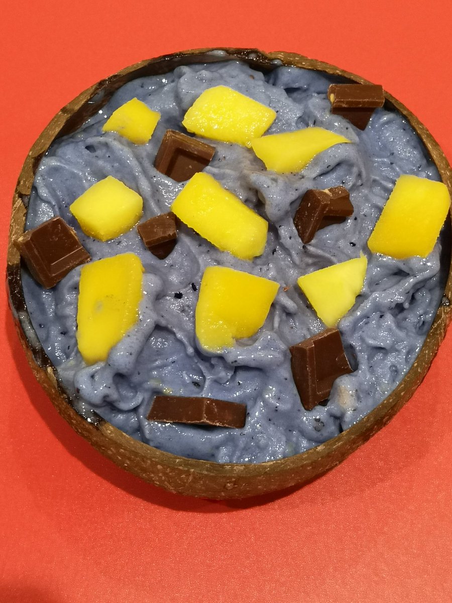 nutrisnapper's tweet photo. Nutrisnappers Peach & Blue Spirulina Smoothie 😉🌈.
A Superfast recipes 4 you to try😉
#smoothie #smoothierecipes #smoothiebowl #dessert #breakfast #easybreakfast #yummyfoods #yumm #yummylicious #yummm #nutrisnappers #like4likes #cookingtoday #chefstable #cheflife #pubs https://t.co/1tuGxc7Lwu