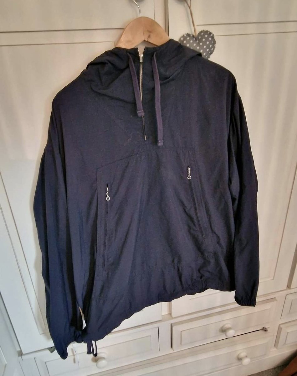 reecoharrison's tweet photo. @AshYouWere @LGWears Il check sizebut think it might be a large ive got 🙈 https://t.co/FGK2ue23f0