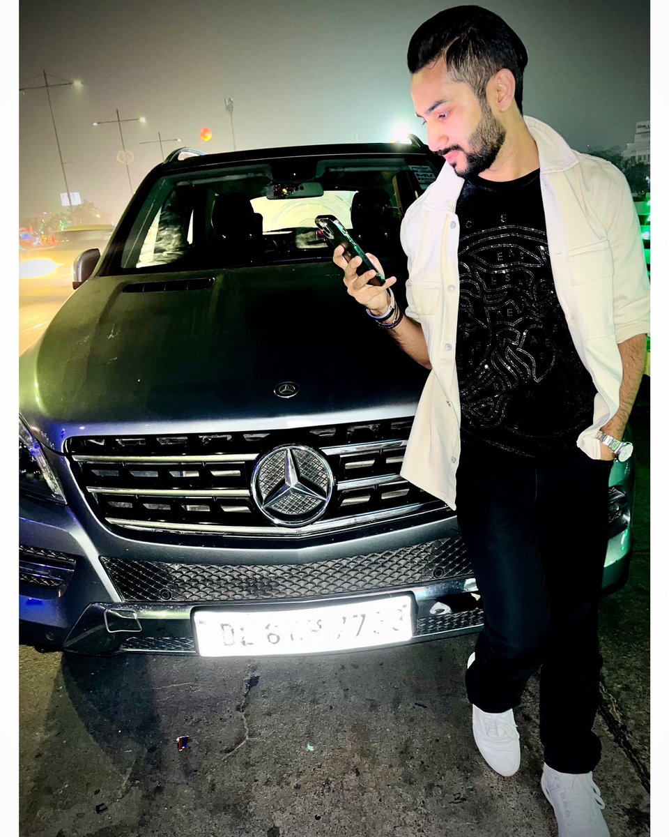 • Look for the magic in every moment ♥️💫

#lucknowcity #lucknowshow #anuragsinha #anuragsinhamusic #postoftheday #igpost #followfollowfollow #lucknowdiaries #lucknowphotography #fashionposts #beingsexy #beingself #godisgracious #lifeisbeautiful #mercedezbenz