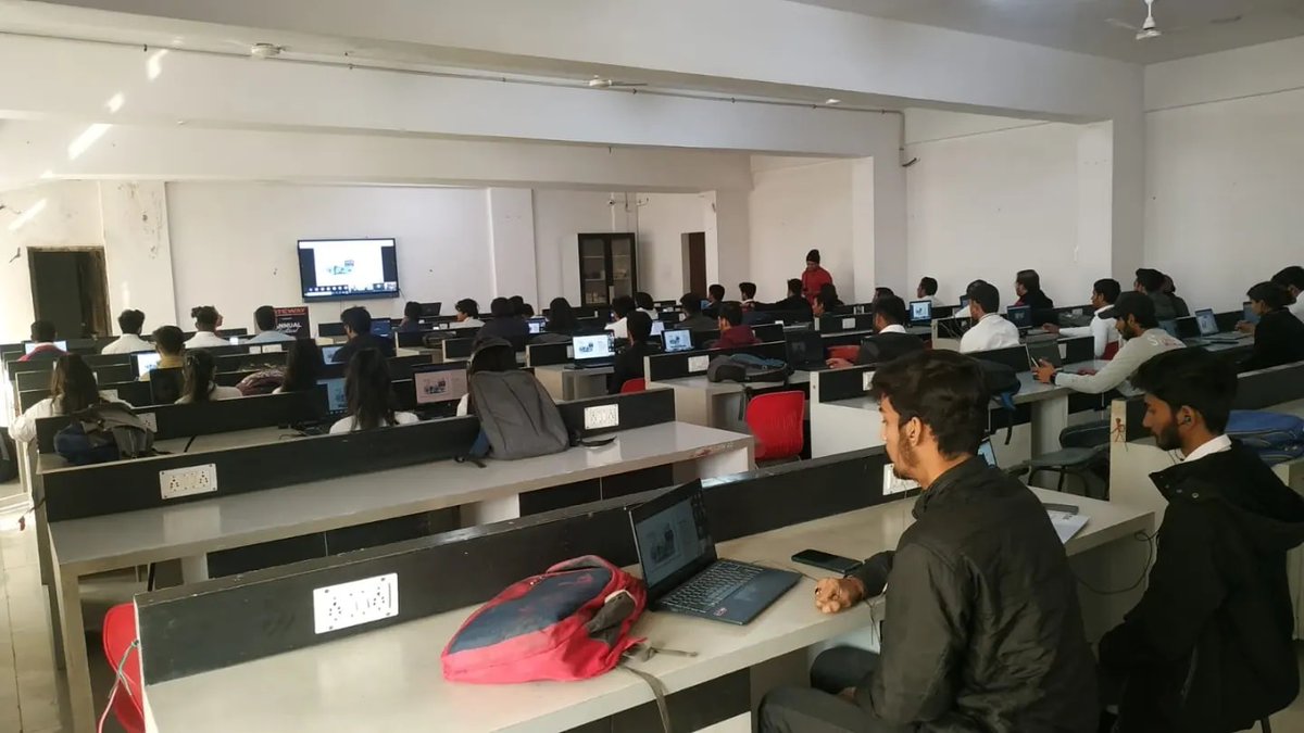The T&P dept. of GIET has organized a virtual placement drive with Emicon Global(Mohali) on 2nd Feb. for B.Tech & BCA final year students for the Software Engineer/Oracle Cloud Consultant post.

#gatewayeducation #virtualplacement #placementdrive #preliminary