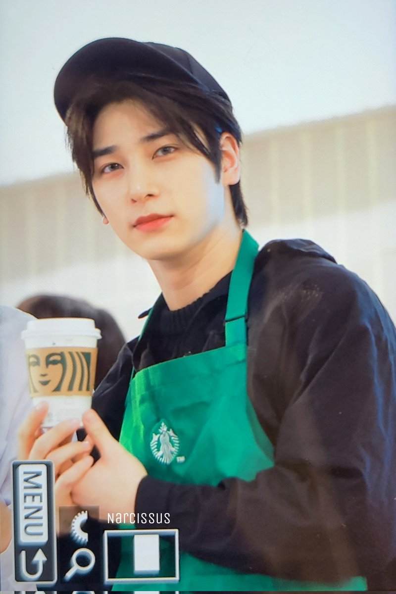 _Narcissus127's tweet photo. 230204 #한결
자바칩프라푸치노에 헤이즐시럽 3펌프 모카시럽 5펌프 로스트 4번해주시고 자바칩 반은 갈고 반은 통으로 주시구요 초코드리즐에 휘핑크림 많이 주세요 https://t.co/fSQv6eSqkj