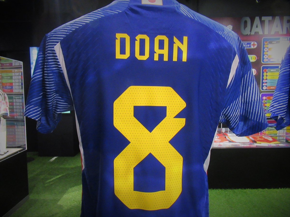 jfa_museum's tweet photo. #日本サッカーミュージアム 残りの営業日数は…
【8日間】になります⚽

8番といえば #堂安律 選手！！
#ワールドカップ での2ゴール、しびれましたね🔥
大会関連の展示をご紹介します✨

明日2/5(日)の開館時間は10:00～17:00（最終入場16:30）です💁
2月の営業日はこちら👇
https://t.co/43GNO00Elq https://t.co/RM7fLUxfvu