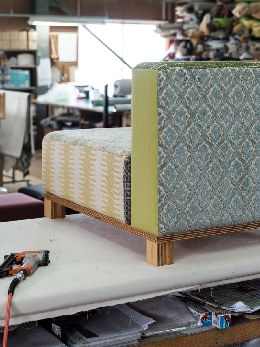 ご報告が遅くなりましたが、先週終了した「TSUGU」の展示会で成約されていない残りのソファを、わざわざさんのよき生活研究所ができるまでの約2か月の間、引き続き展示させて頂けることになりました！前回来店が難しかった方は是非足をお運び下さい！工場見学もできますよ♪